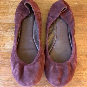 Vince Camuto ballet flat